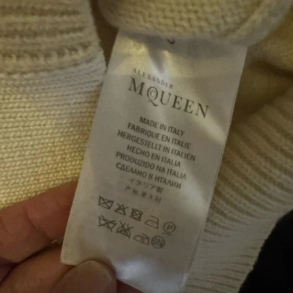 Authenticated Alexander McQueen Beige Crewneck Sweater with Skull Design - Picture 5 of 6
